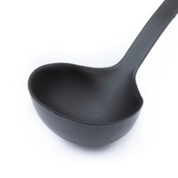 Tomatto Italiaans design 1-delige soeplepelset ergonomische zwarte PA nylon handgreep vaatwasmachinebestendig alleen handwas milieuvriendelijk gemaakt