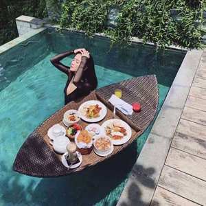 Plateau flottant en rotin pour hôtel, plage, pour le petit-déjeuner, la piscine, les boissons et la vaisselle - Product Image 1