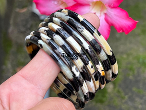 Pulseras de Cuerno Premium Hechas a Mano, Estilo Étnico Boho, Conjunto de Pulseras Unisex, Regalo Único, Joyería Natural de Tradebyd - Product Image 4