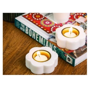 Porte-bougie en métal et marbre de haute qualité, écologique, conçu pour mettre en valeur la lumière des bougies pour Pâques et la décoration de la maison - Product Image 3