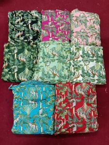 กันสาดตกแต่ง180gsm สำหรับกระเป๋าผ้าฝ้ายออร์แกนิก100% พิมพ์ลายดอกไม้สไตล์อินเดียขนาด44 ''/111cm - Product Image 1