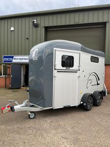 Remorque et porte-chevaux pour 2 chevaux de type Warmblood, modèle West Sierra, idéale pour camping-car, norme européenne – Meilleur prix - Product Image 5