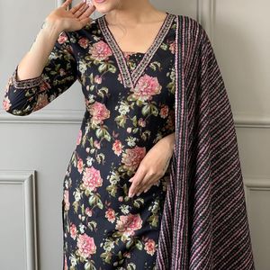 Conjunto Aline Kurta de algodón puro más vendido con traje Dupatta Anarkali de algodón puro Mul disponible en cantidad a granel - Product Image 4