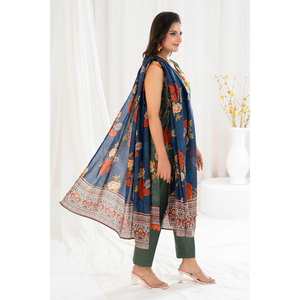 Traje de chifón verde sin costuras de 3 piezas para mujer con decoración de bordado en la parte superior - Product Image 3