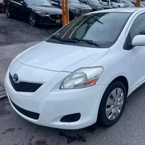 Voiture d'occasion de qualité à prix abordable, Toyota Yaris 2012, conduite à gauche - Product Image 3