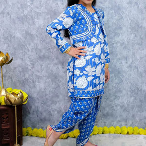 Elegante conjunto de traje de algodón tradicional para Niñas para niños | Ropa de fiesta cómoda | Directo de fábrica indio estirable de secado rápido - Product Image 1