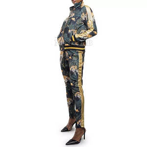 Survêtement Vibrant à sublimation haut et bas assortis avec illustration personnalisée survêtement flexible à sublimation - Product Image 3