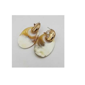 Boucles d'oreilles corne de buffle bon prix pour taille personnalisée prix bon marché avec couleur blanche naturelle - Product Image 2