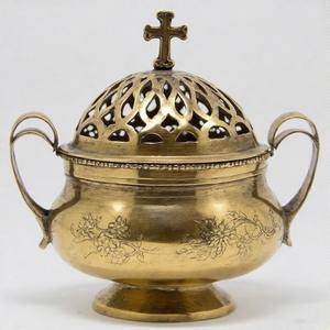 Brûleur d'encens suspendu en laiton à flamme de masse Encensoir suspendu Brûleur d'encens d'église vintage pour l'ambiance cérémonielle et spirituelle - Product Image 4