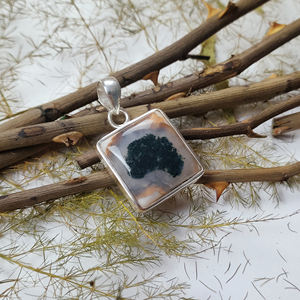 Colgante de bisel cuadrado de moda 2025-Colgante de ágata de musgo naranja-Pyramid and Precious International - Product Image 4