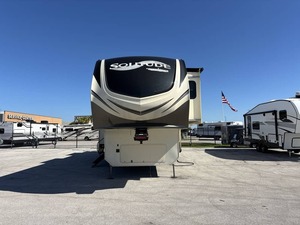 VENDEDOR VERIFICADO DE PRODUCTOS USADOS: Autocaravana Usada Grand Design Solitude 375RES 2020 DISPONIBLE PARA LA VENTA - Product Image 2