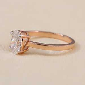 แหวนหมั้นเพชรเพาะเลี้ยงทรงรี ความใส VS1 สี F ตัวเลือกเงินสเตอร์ลิง/ทอง/แพลตตินัม แหวนเพชรดีไซน์หรู - Product Image 4