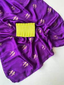 Saris en pur jute pour femmes avec des motifs de perroquets tissés et une bordure en dentelle de moti sur toute la surface du sari - Product Image 3