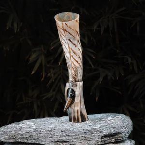 Corne à boire Viking avec support Corne à boire de luxe Viking naturelle avec support Tasses artisanales naturelles Accessoire de bière fraîche - Product Image 1