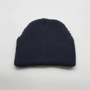 Gorros Personalizados con Logotipo, Fabricación OEM, Gorros de Invierno Tejidos, Cálidos, Suaves, Acrílicos, Unisex, Bordados, Decoraciones de Pedrería, Listos para Esquiar - Product Image 3