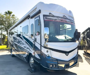 ราคาดีที่สุด ปี 2024 2025 Fleetwoods RV Discovery LXE 40M รถบ้านเคลื่อนที่ คลาส A มาตรฐานยูโร 5 รองรับผู้โดยสาร 4-6 คน สำหรับส่งออกทั่วโลก - Product Image 1