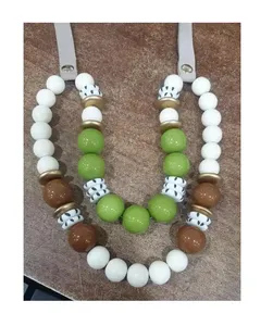 Collar de cadena de resina Blanca Amarilla para mujer, joyería de moda religiosa Vintage clásica con infusión de perlas de diamante para aniversarios - Product Image 3