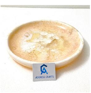 Assiettes en résine de qualité supérieure au design élégant pour la décoration intérieure Plateaux de service faits à la main Assiette en résine parfaite pour la maison d'hôtel avec couleur rose vif - Product Image 6