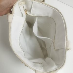 Sac à bandoulière fait main au crochet motif tournesol avec fermeture éclair, deux sangles, doublure en toile de coton - Tendance - Product Image 6