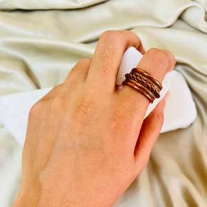 Anillo de latón ajustable para mujer, anillo de banda en capas con acabado antiguo, joyería de declaración Vintage Bohemia hecha a mano - Product Image 4