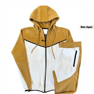 Personalizar conjuntos de pista de moda entrenamiento correr tejido sudor traje deportes caminar hombres poliéster chándales para senderismo - Product Image 1