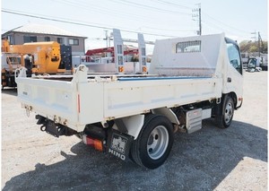 Camion Hino Dutro 2022 à vendre, conduite à droite, châssis R16 durable, capacités de transport robustes, état de marche parfait à 100% - Product Image 6