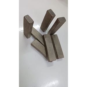 Segments de lame de scie diamantée de 700 mm pour le marbre - Product Image 1