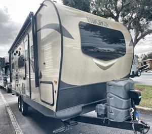 Autocaravana usada 2019 Forest River Flagstaff Micro-Lite 21FBRS para camping - Product Image 1