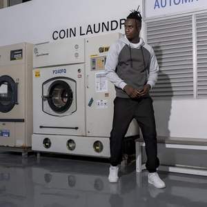 เสื้อฮู้ดดี้ผู้ชายผ้าโพลีเอสเตอร์ย้อมสีแบบกำหนดเองพร้อมโลโก้  ดีไซน์ซับในแห้งเร็ว แขนยาว สำหรับฤดูหนาว - Product Image 5