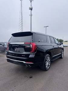 Prêt à être expédié - GMC Yukon XL Denali 4x4 2025 - Titre propre - Garantie de 3 ans - Product Image 2