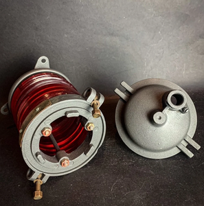 Luz roja para barco marino. Lámpara de alta calidad con soporte hecho a mano para decoración de hogar o bar - Product Image 2