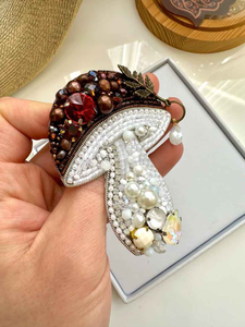 Broche de cuentas hecho a mano nuevo diseño por glowin fashion - Product Image 4