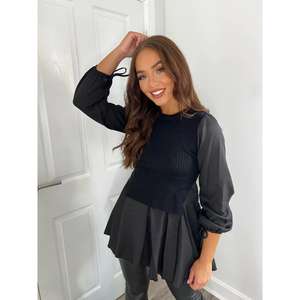 Vestido Casual con Detalles Tejidos - Product Image 1