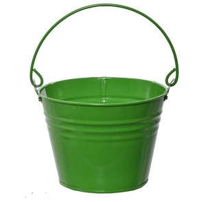 Seau galvanisé à la mode pour décor de maison et de jardin Seau de jardinière en métal fait main enduit vert avec poignées en fil métallique - Product Image 1
