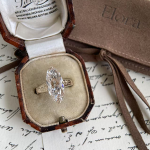 Bague Harper-Champagne avec diamant ovale de laboratoire de type Old Mine - Product Image 4