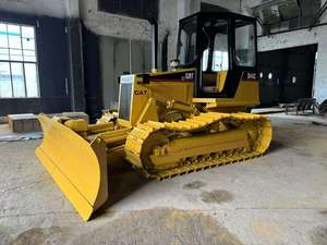 Бульдозер гусеничный Caterpillar D4C с объемом отработанной земли 2,8 м³ и высокоэффективным двигателем, средний гусеничный бульдозер - Product Image 2