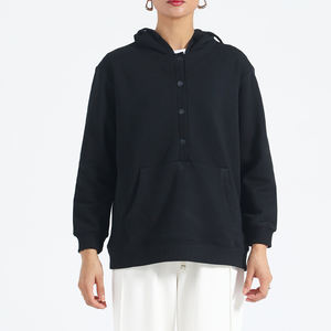 Fabricant de sweat-shirts noirs pour femmes avec patte de boutonnage et poche kangourou, design personnalisé pas cher, créez votre propre sweat-shirt à prix avantageux - Product Image 1