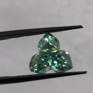 Diamante moissanita corte Lilly color azul - Product Image 4