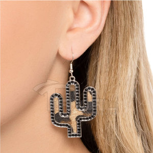 Boucles d'oreilles en cuir de vachette les plus récentes du service OEM Boucles d'oreilles en cuir de vachette sur mesure Quantité en vrac Boucles d'oreilles en cuir de vachette - Product Image 4