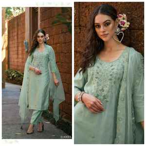 2023 Designer Premium Qualité Pure Viscose Mousseline Kurti Pantalon Dupatta Sexy Accessoire Travail pour Femmes Haute Couture pour Mariage - Product Image 3