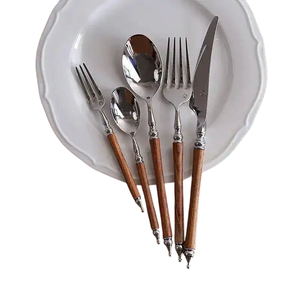 Juego de Cubiertos de Acero Inoxidable Dorado de Alta Calidad, Juego de Cubiertos de Lujo con Mango de Madera, Juego de Cuchillo, Tenedor y Cuchara con Acabado de Espejo Metálico - Product Image 6