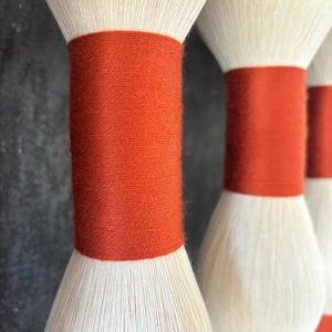 Arte Mural Colgante de Pared en Color Rojo y Crema con Diseño Único para una Decoración del Hogar Elegante y Decoración de Pared Elegante de la India - Product Image 5