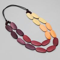 Collier tendance pour femme en bois multicolore style chrétien bohème avec motifs étoiles et chiffres – Nouveauté promotionnelle