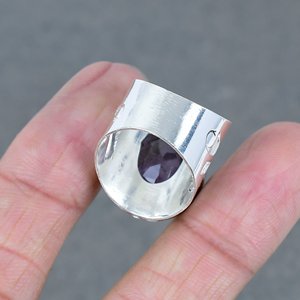 แหวนพลอยอเมทิสต์ทองเหลืองทรงรีชุบเงินสเตอร์ลิงทำด้วยมือจาก925ทันสมัย - Product Image 3