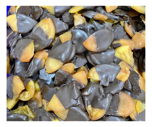 Collation de fruit de la passion enrobée de chocolat, douce et acidulée, délice exotique - Product Image 1