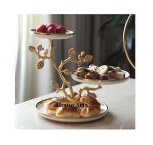 Support de chocolats à gâteaux en acier inoxydable Qualité exclusive Forme personnalisée Chocolats Snacks Stand en Inde - Product Image 5