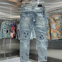 Lot de stock de vêtements excédentaires de marque chinoise populaire et haut de gamme Pantalon en jean pour homme et garçon Prix super bas Marques en surplus de stock Jeans en denim