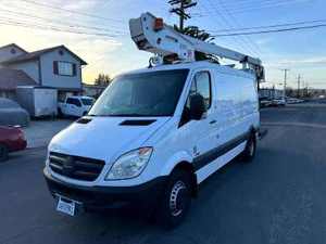 Camión de Carga con Plataforma Elevadora Usado, Modelo Sprinter 3500 de 2017, MÁS VENDIDO - Product Image 4