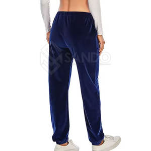 Fabricant OEM Survêtement tendance en velours pour femmes Survêtement en velours de couleur unie pour femmes Vêtements décontractés Survêtement en velours pour femmes - Product Image 6