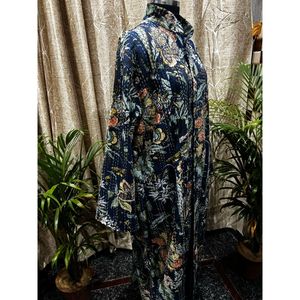 Kimono Largo Kantha, Elegante Estampado Floral Bohemio, Versátil y a la Moda para Profesionales - Product Image 2